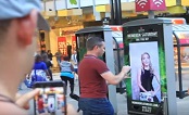 Australia: Heineken Challenges Pedestrians for F1 Tickets - JCDecaux